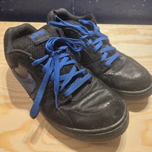 *RARE* Nike SB Zoom Team Black w/ Blue Sneakers (Size 12)